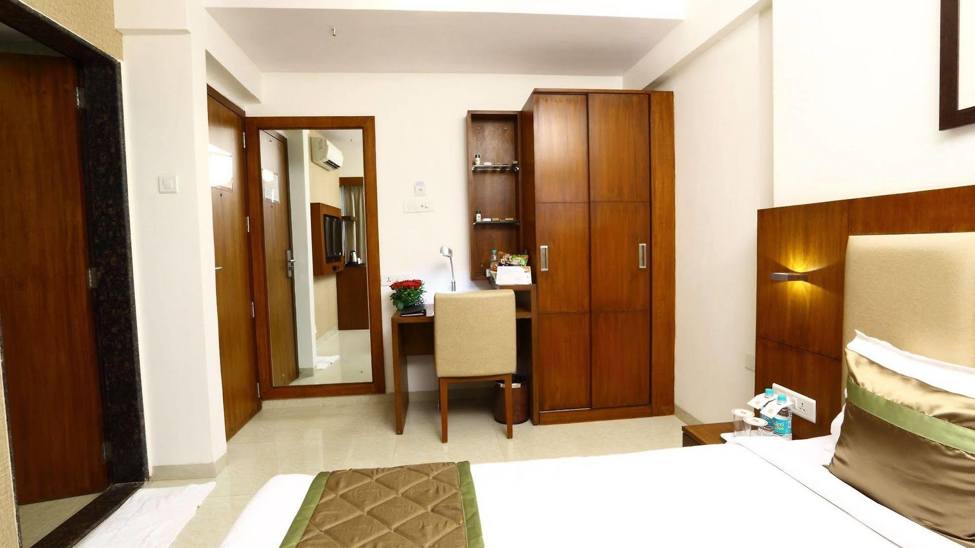 The Altruist Andheri Hotel 3*