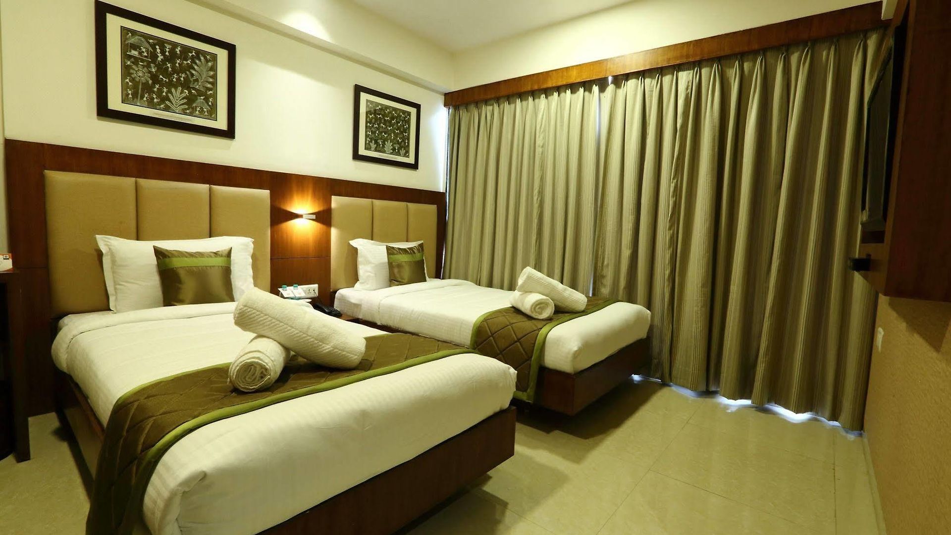 Hotel The Altruist Andheri