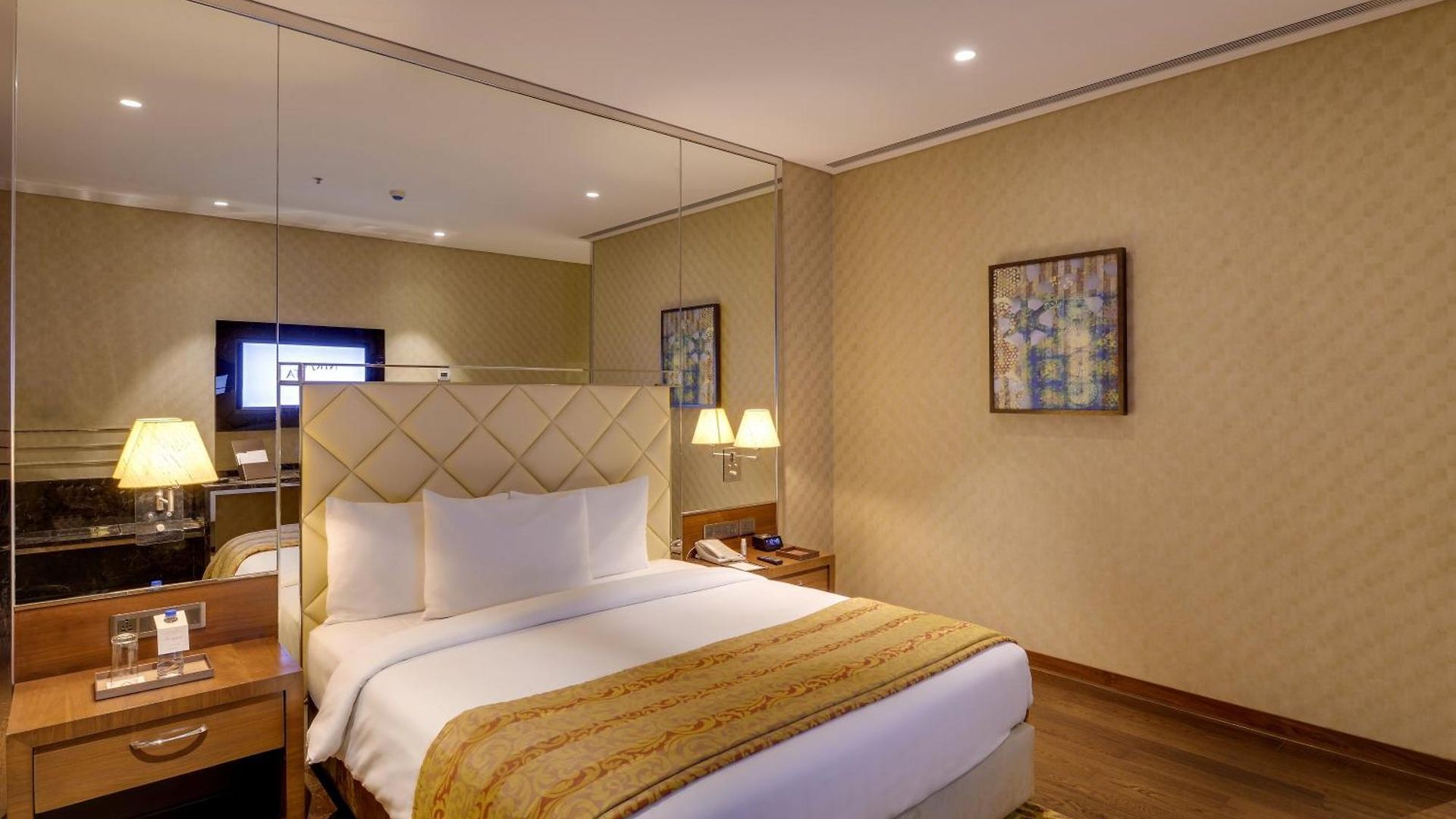Niranta Transit Airport - At Arrivals Hotel