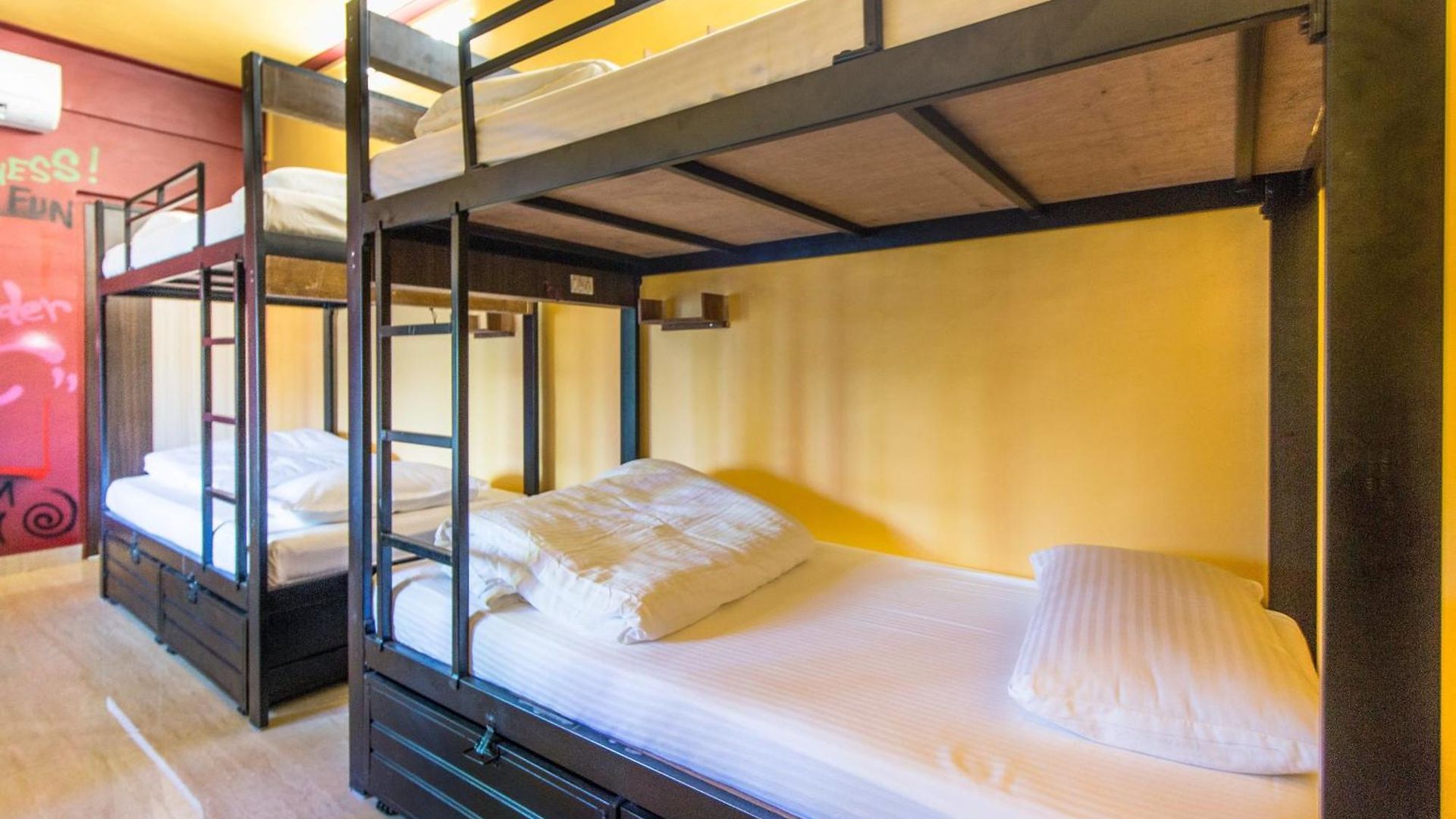 Backpackers Villa Mumbai Hostel *
