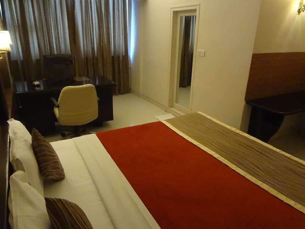 Avion Hotel