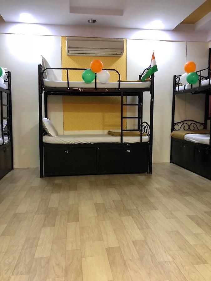 Hostel Bandra Only For Indian Male *