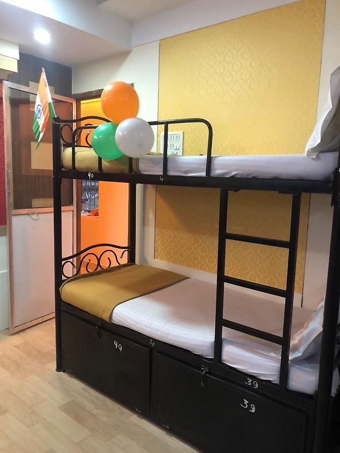 Bandra Only For Indian Male Hostel Mumbai