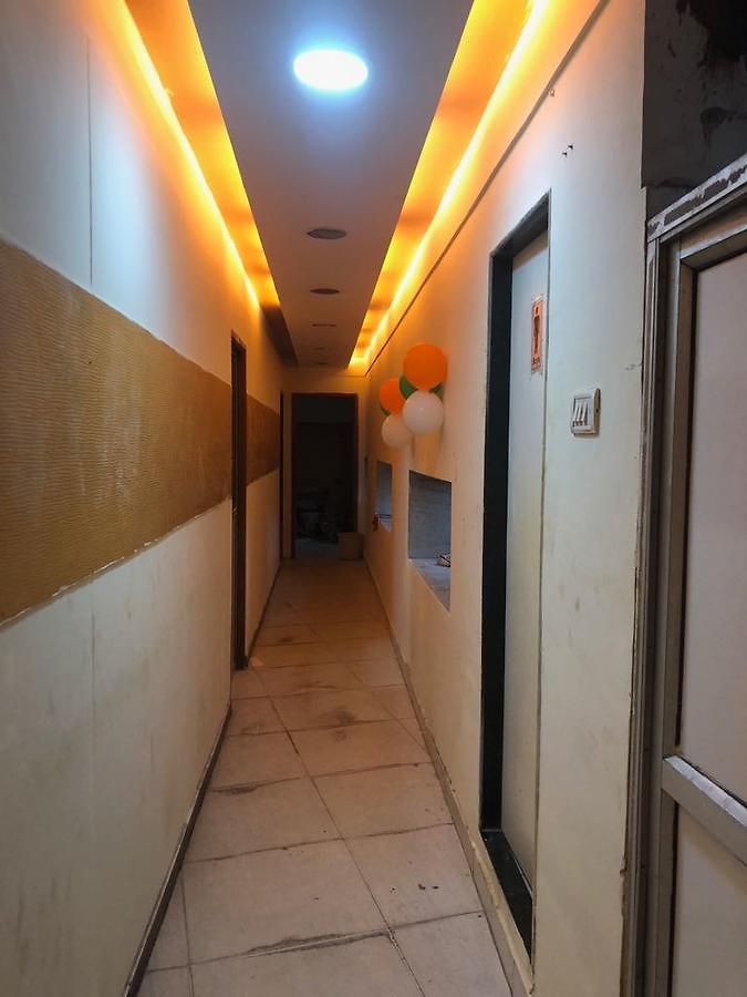 Hostel Bandra Only For Indian Male *