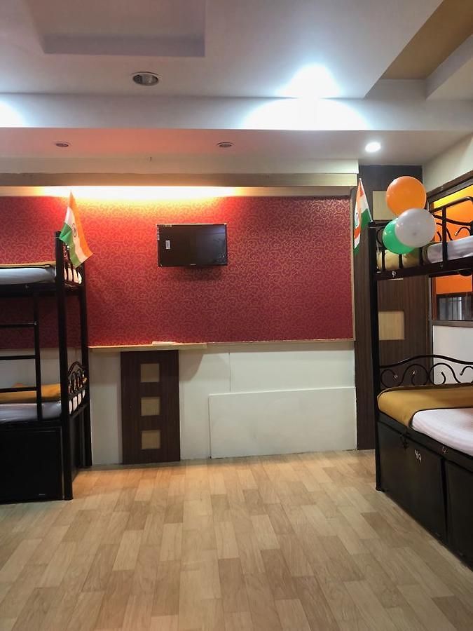 Hostel Bandra Only For Indian Male