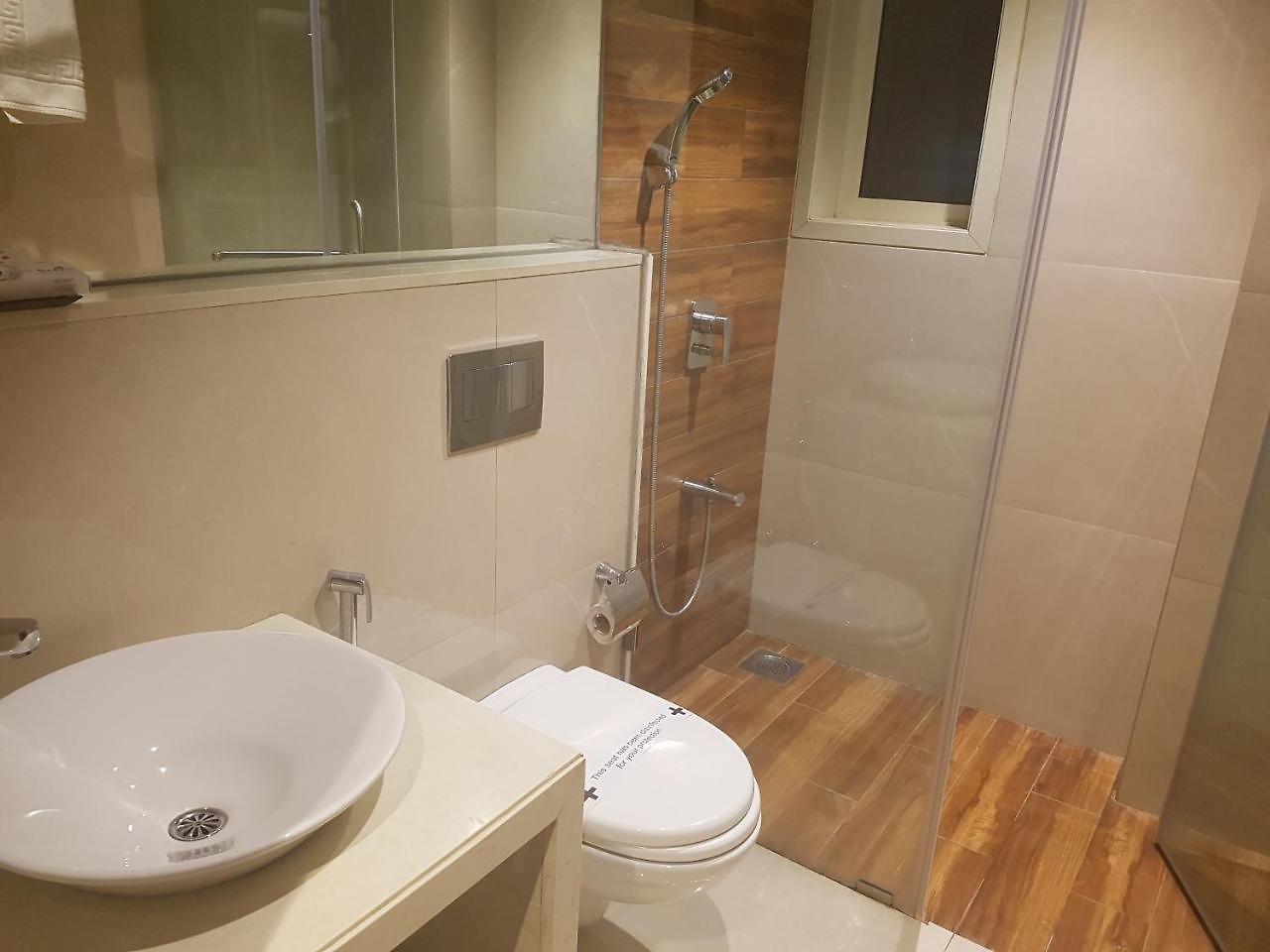 Hotel Suncity Apollo - Gateway Of India