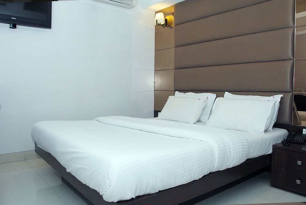 Fabhotel Kamran Residency - Nr Lbs Marg