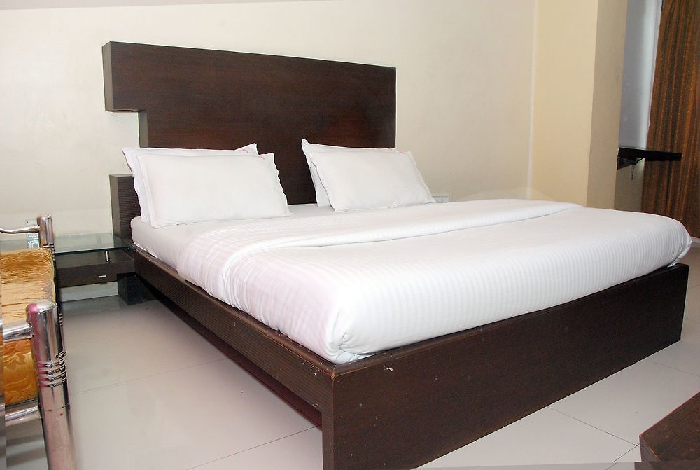 Hotel Fabhotel Kamran Residency - Nr Lbs Marg