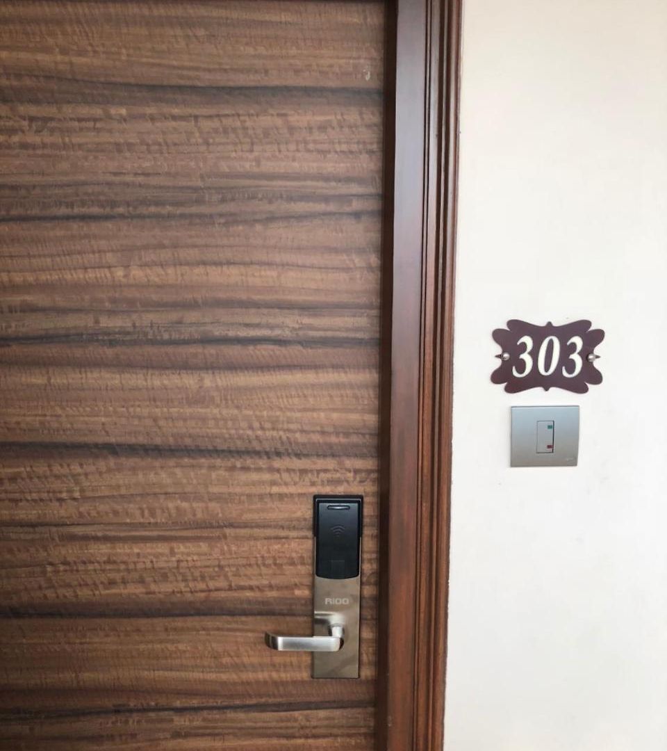 Antique - Colaba Hotel Mumbai