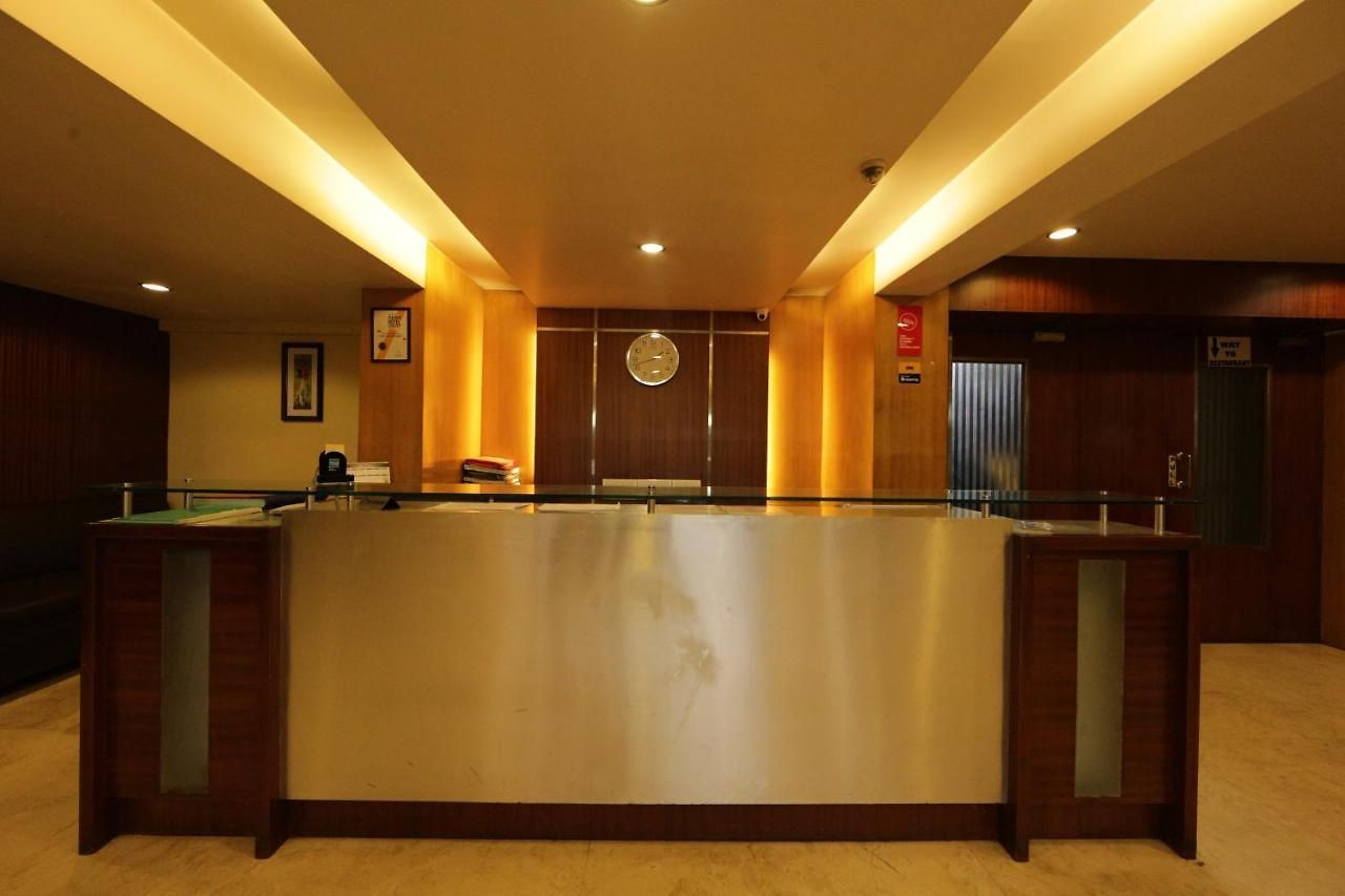 Hotel Lucky Near Nesco