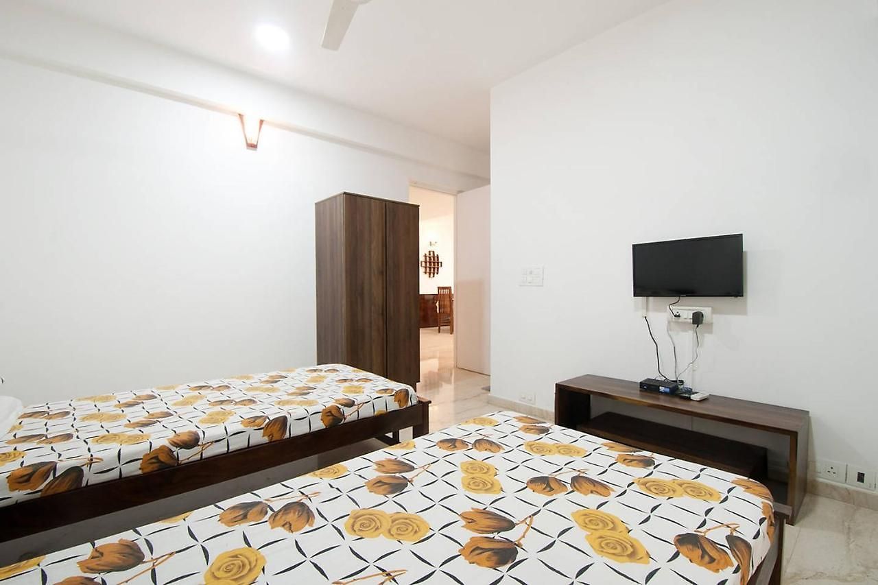 Service In Goregaon West Guest house *