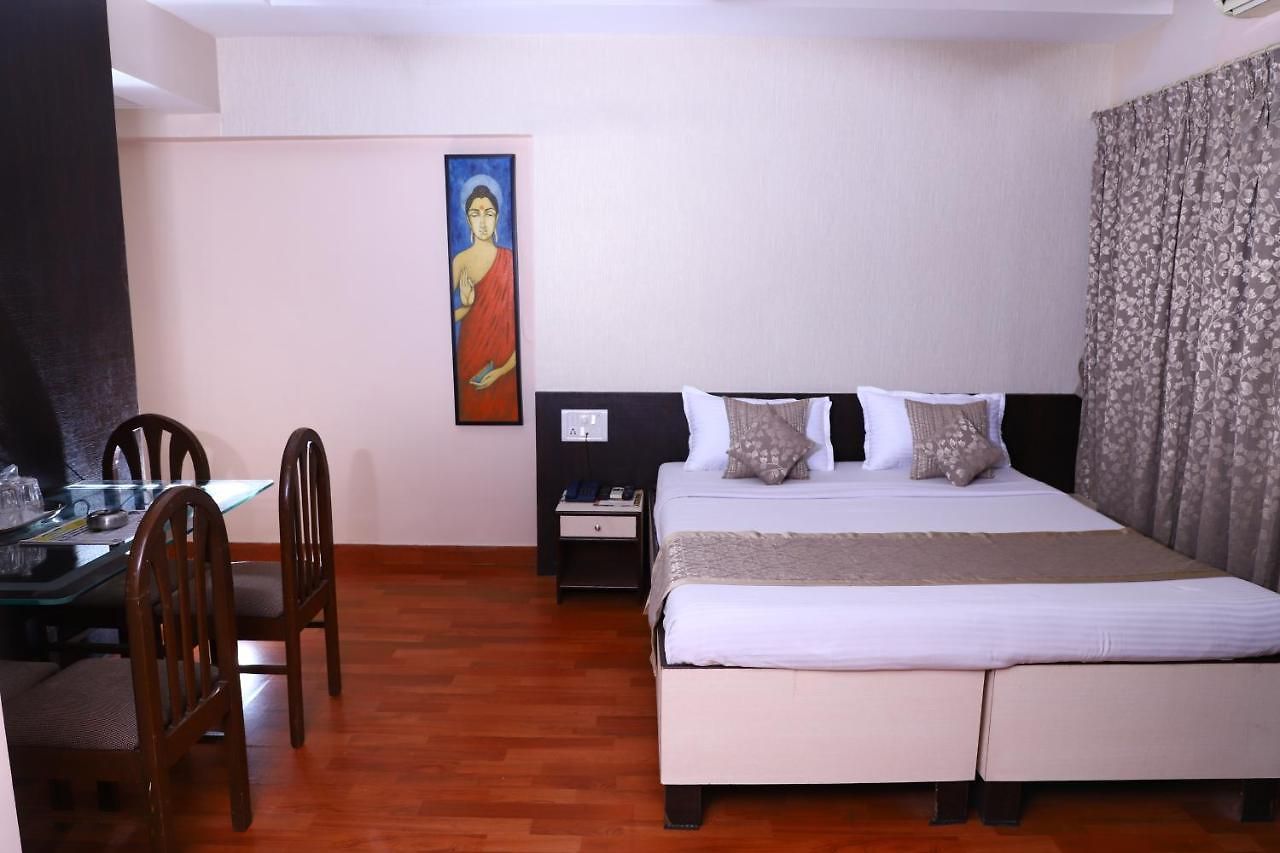 Hotel Bharat Avenue 3*