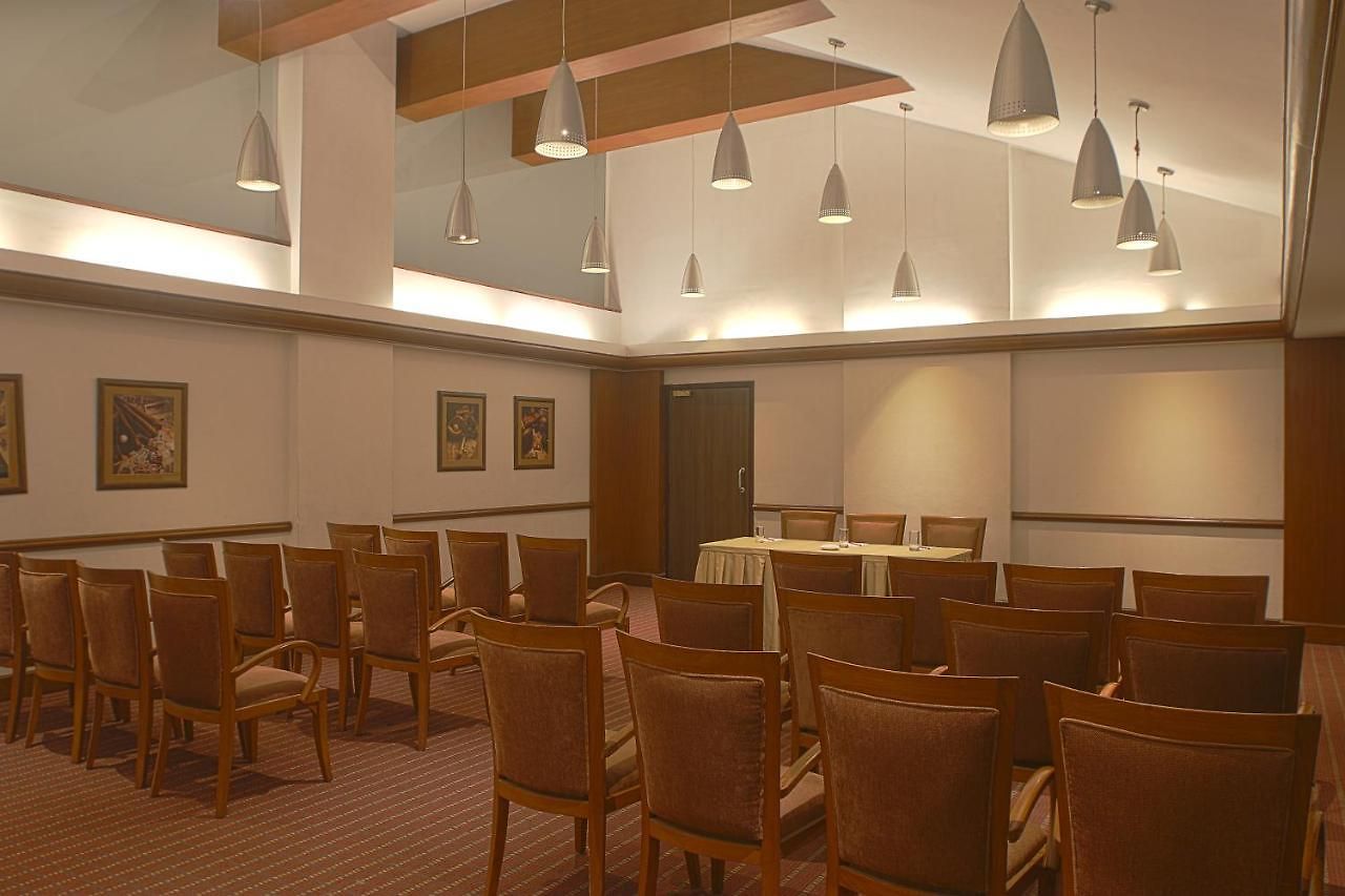 Hotel The Classique Club Mumbai