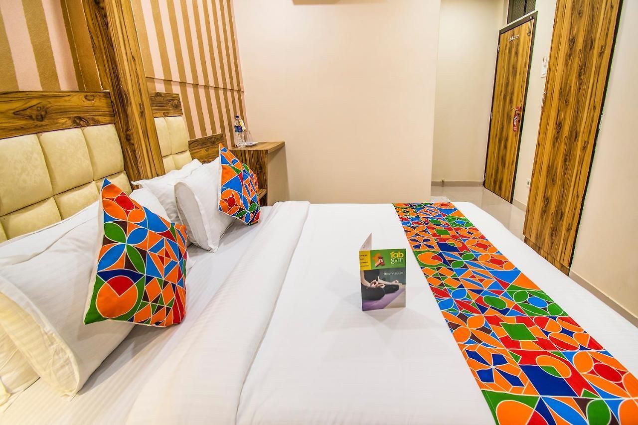 Fabexpress Orange Santacruz East Hotel 3*