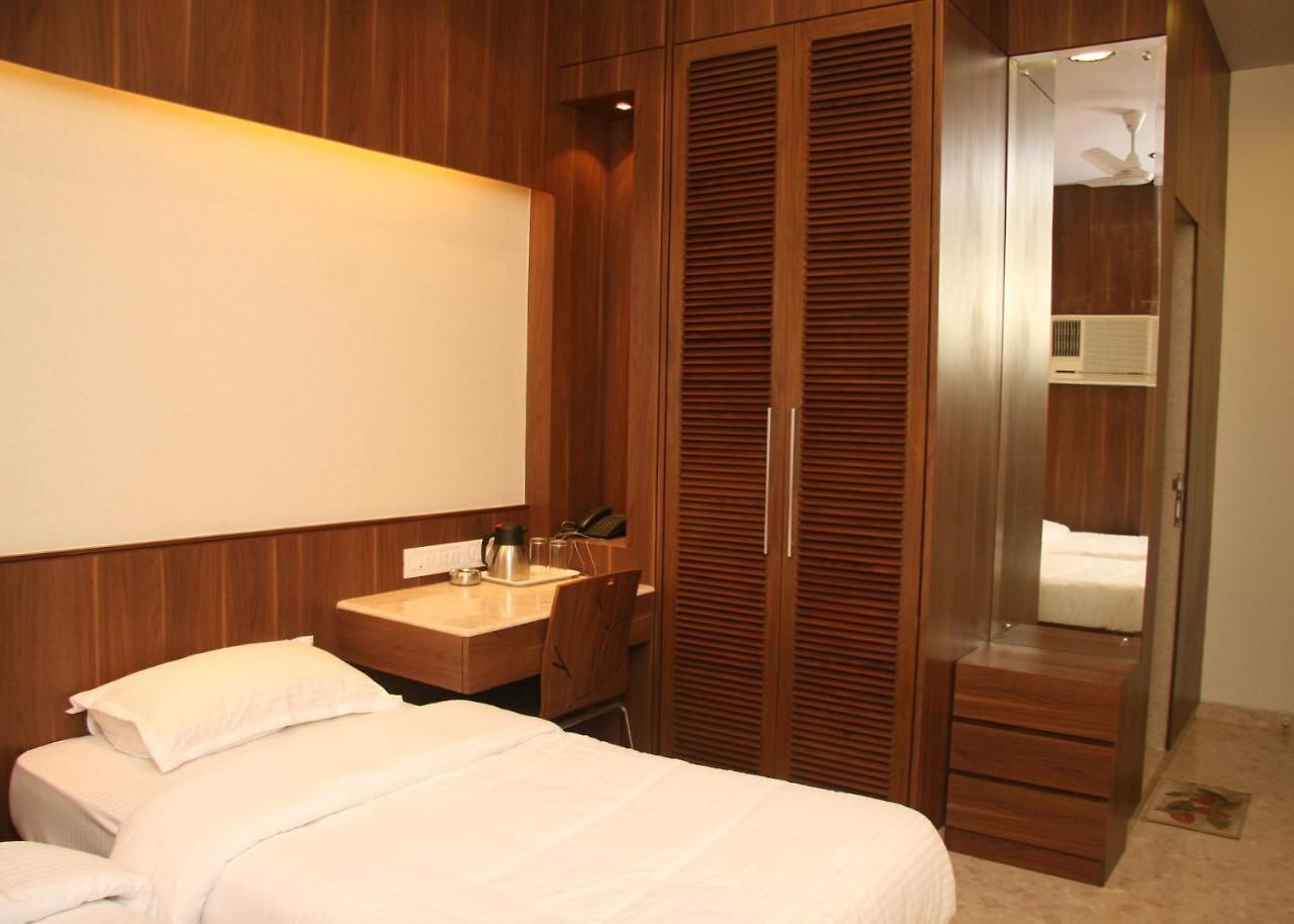 Neo Ghatkopar Hotel