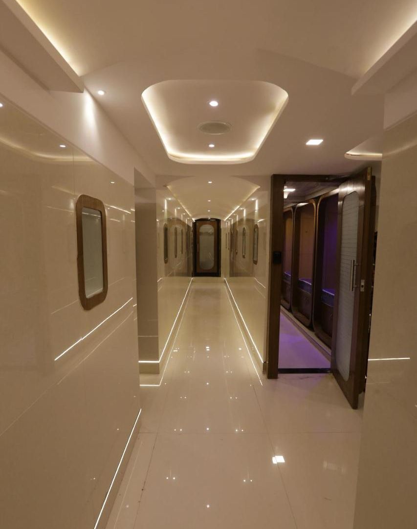 Qubestay Airport Capsule & 3* Mumbai