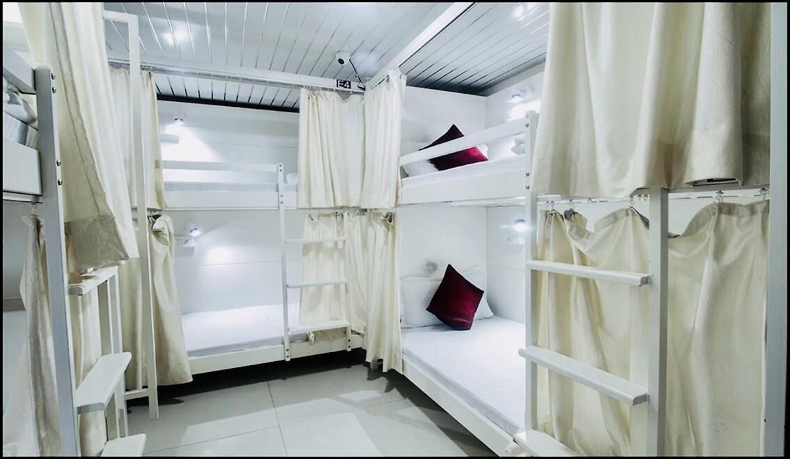 Qubestay Airport Capsule & Capsule hotel 3*