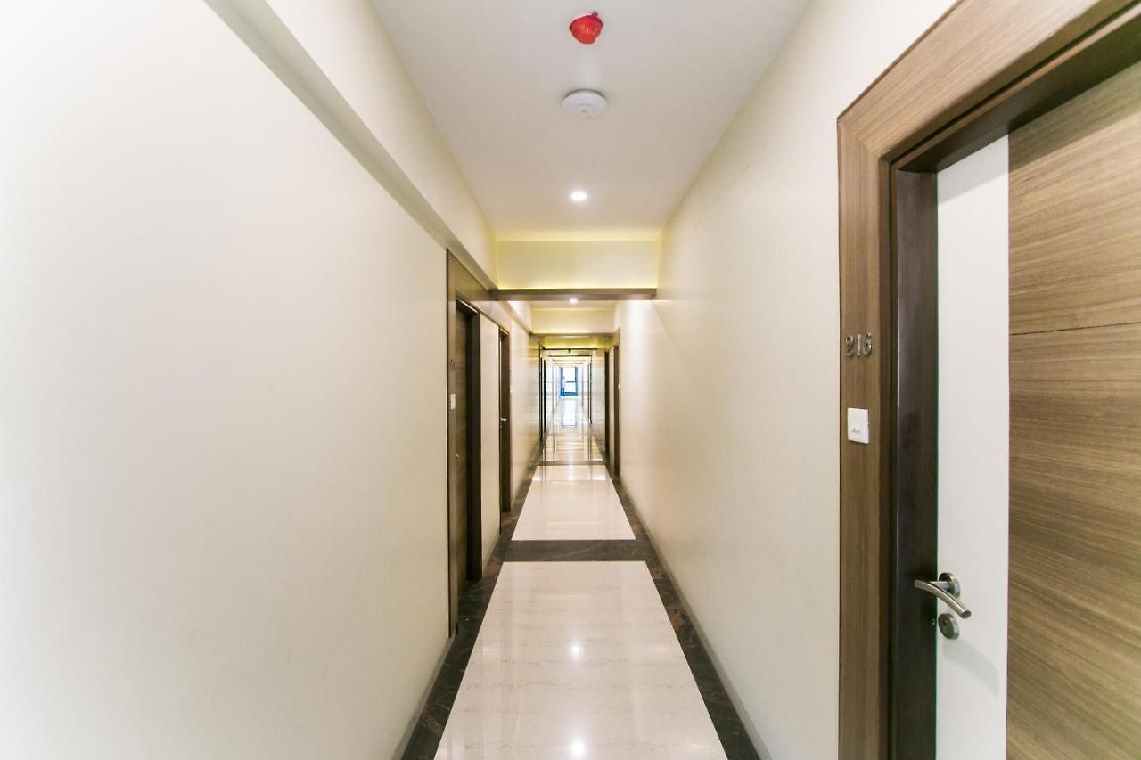 Seasons Hotel 5*
