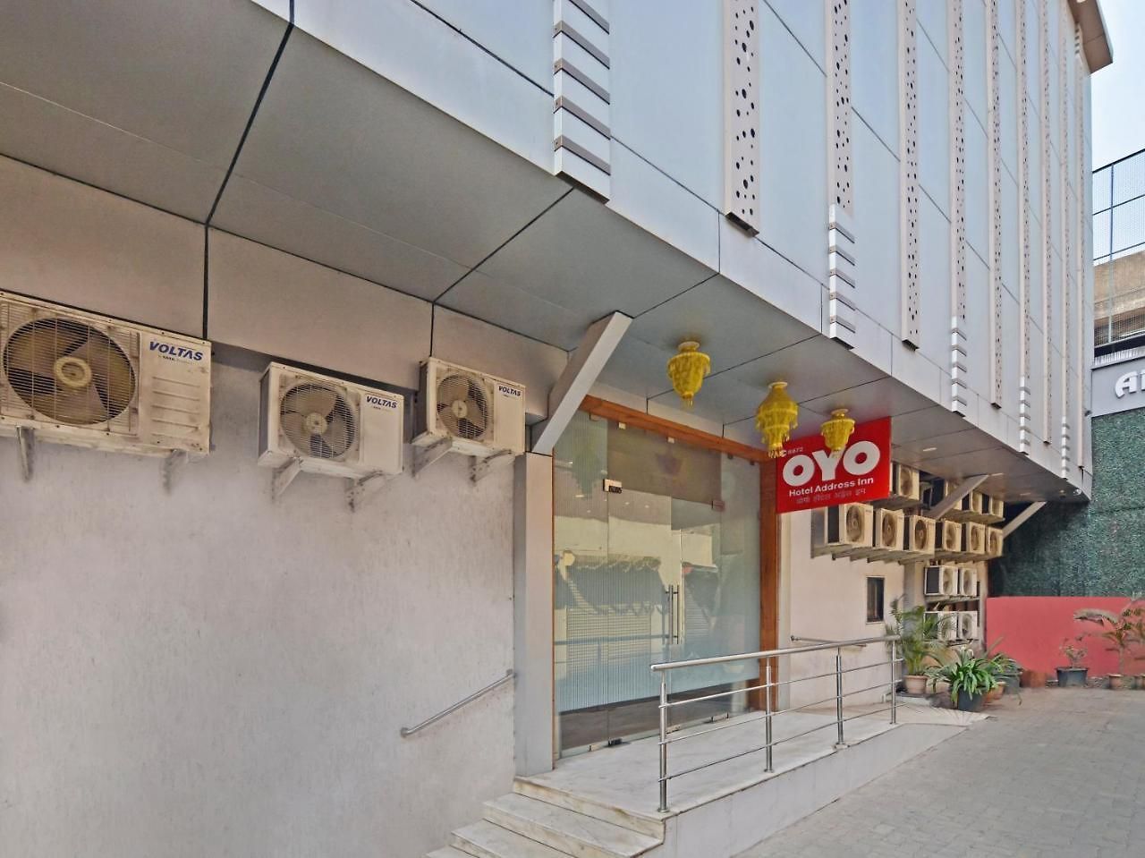 Hotel Oyo 8872 Address 3*