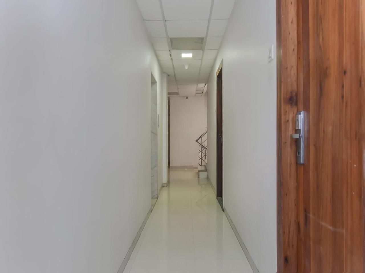 Oyo 8872 Address Hotel Mumbai