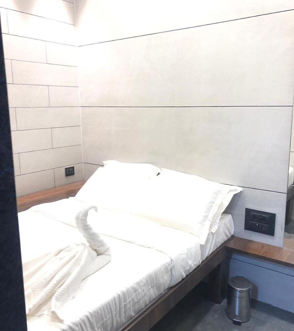 Hotel Dadar Near Station 2*
