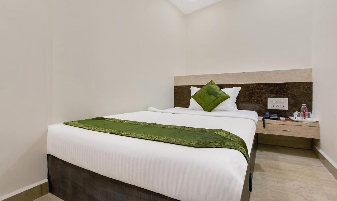 Via Ashir Guest house Mumbai