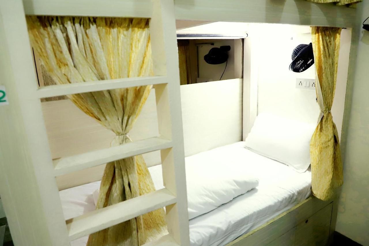 Airport Residency Bed & Breakfast *