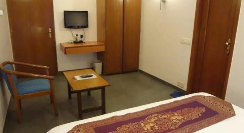 Jayshree Domestic Airport Hotel