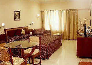Juhu Plaza 3*