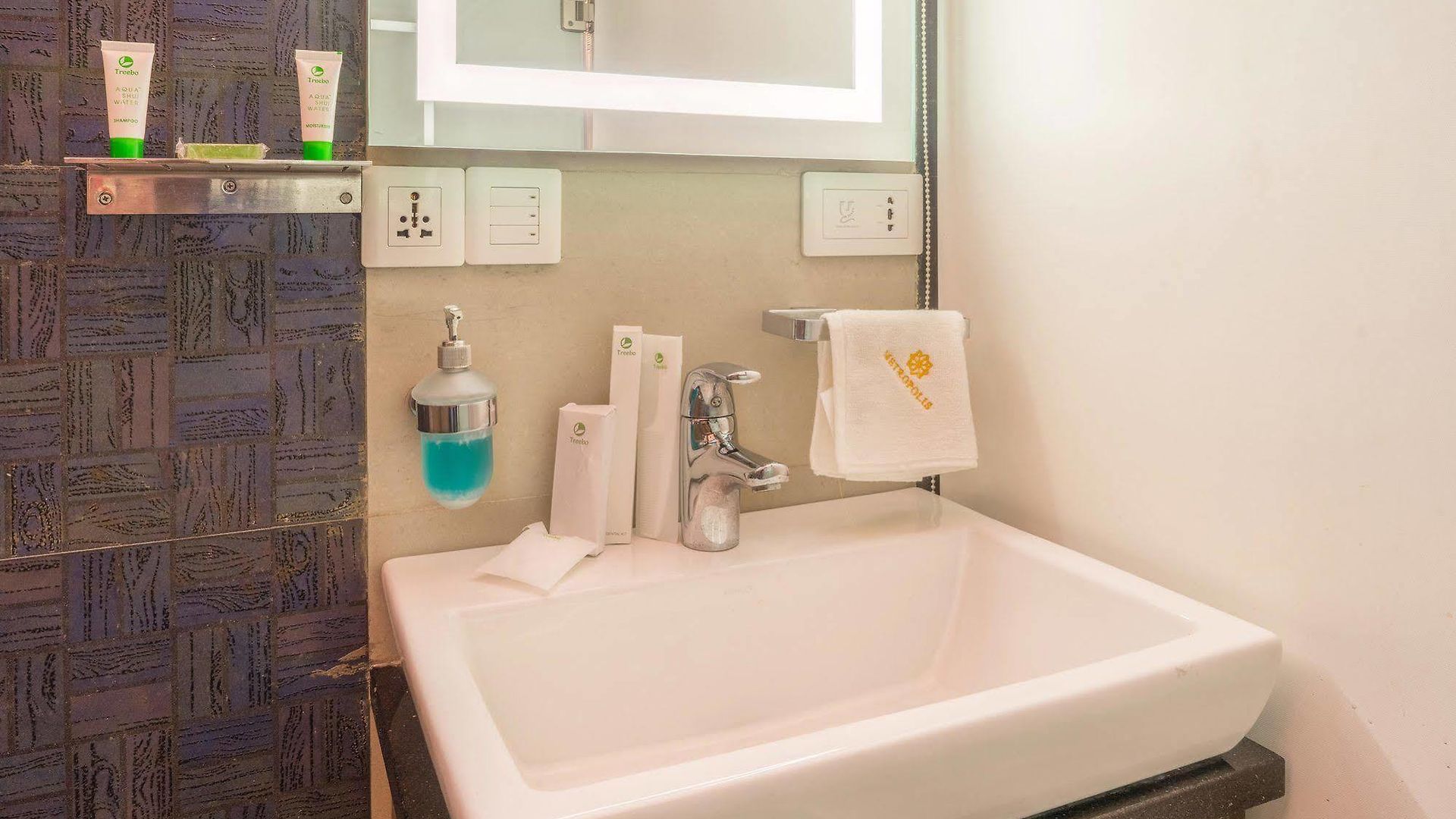 Comfort Metropolis 4*