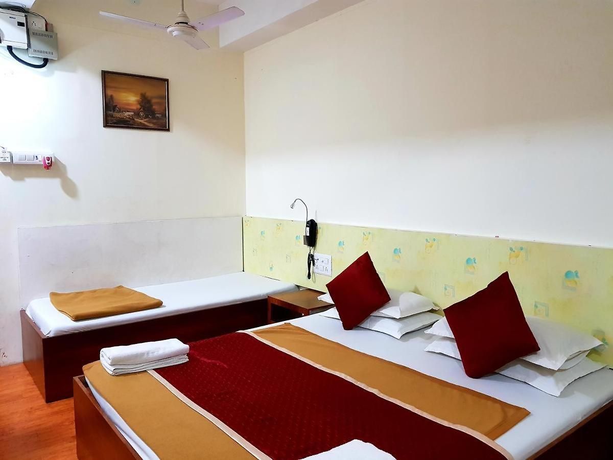 Shubham Parle Hotel Mumbai