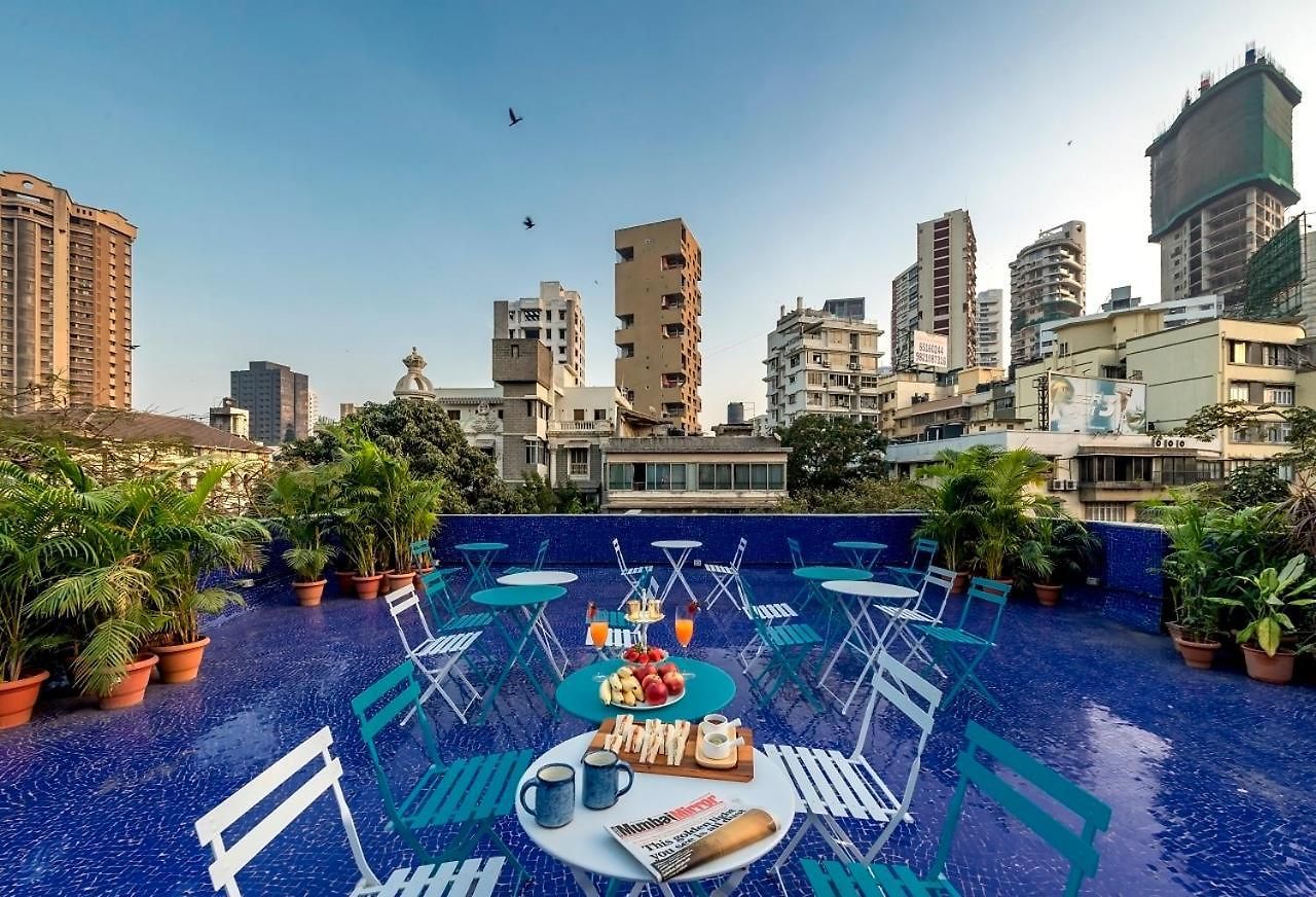 Kemps Corner Hotel 2*