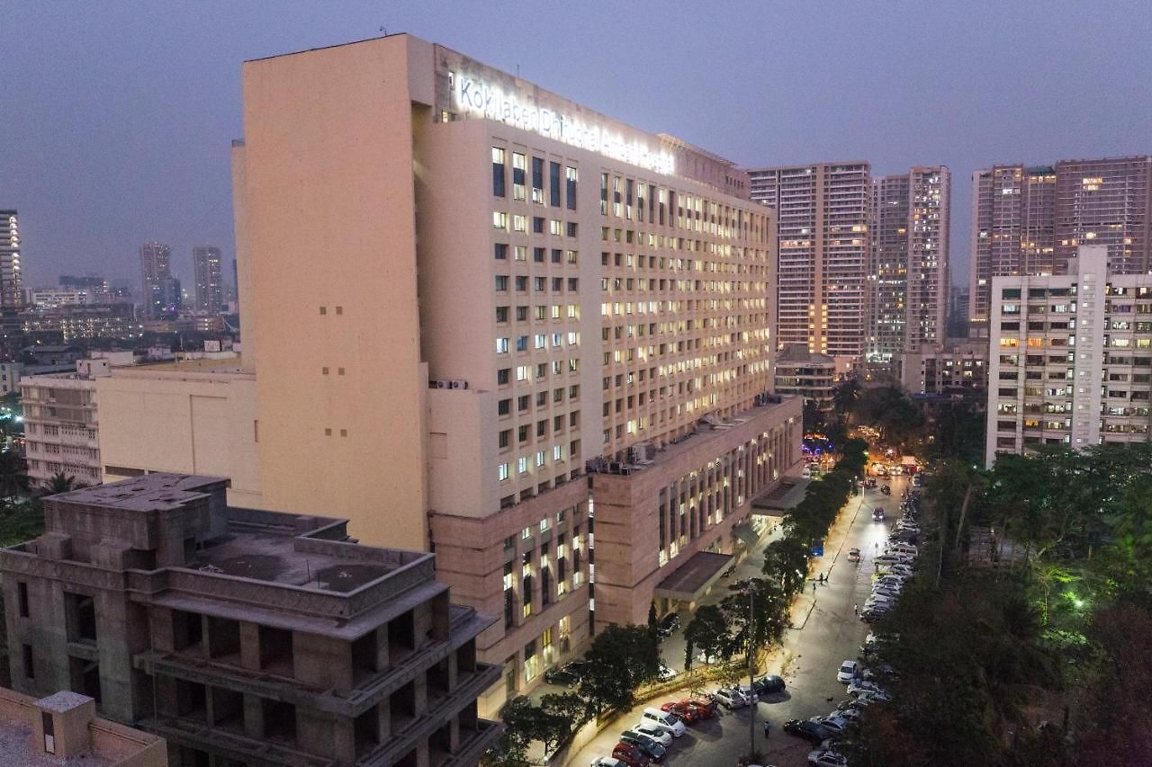 Bed & Breakfast Aristo Room, - Near Kokilaben Dhirubai Ambani Hospital For Family Only, 3*