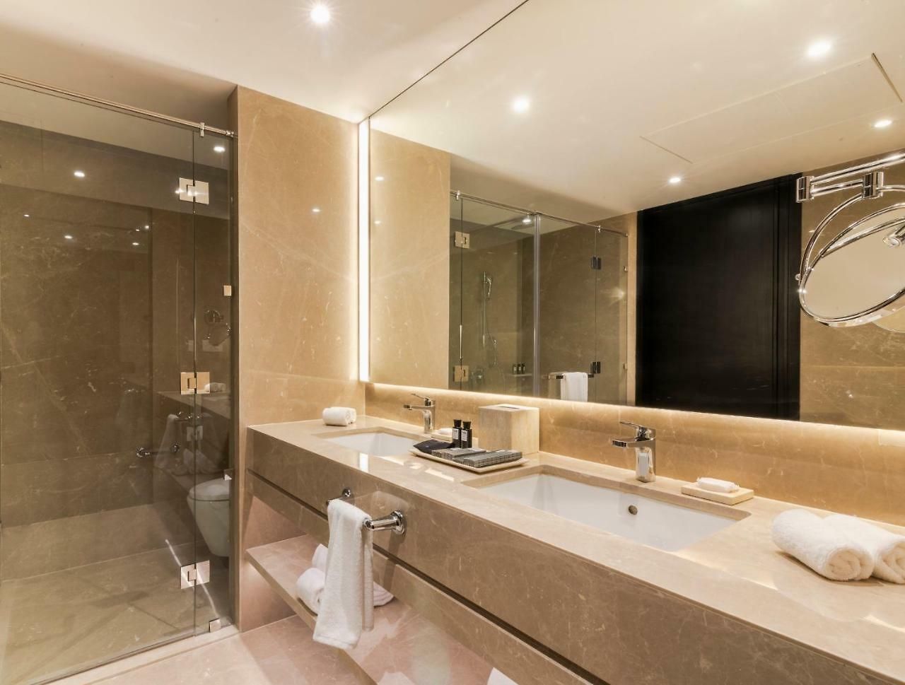 The Park Juhu 4*