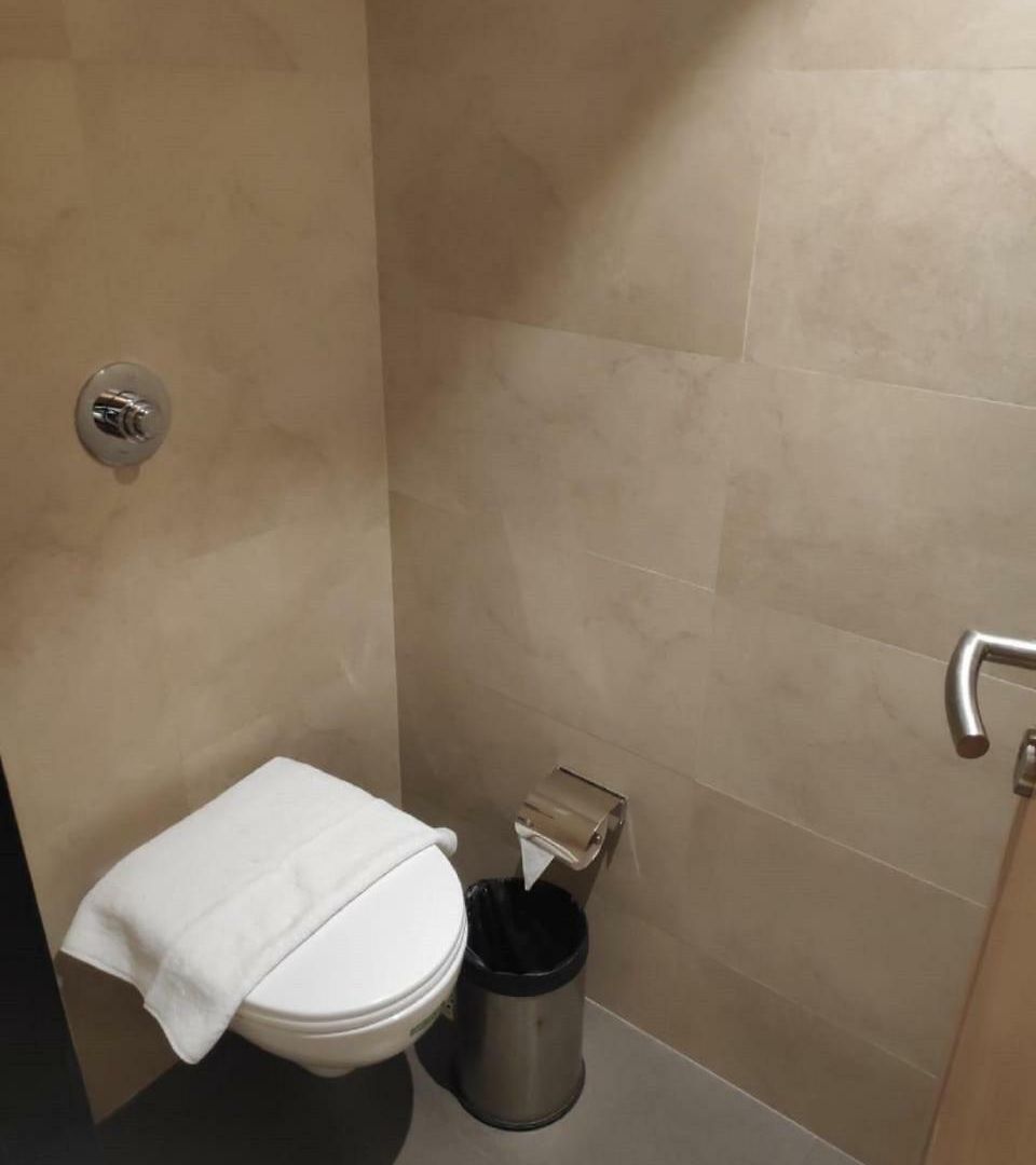 Leafio-near Airport Hotel Mumbai