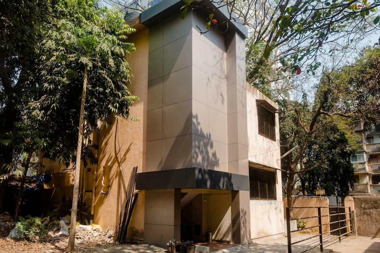 Oyo 17028 Aviva Residency