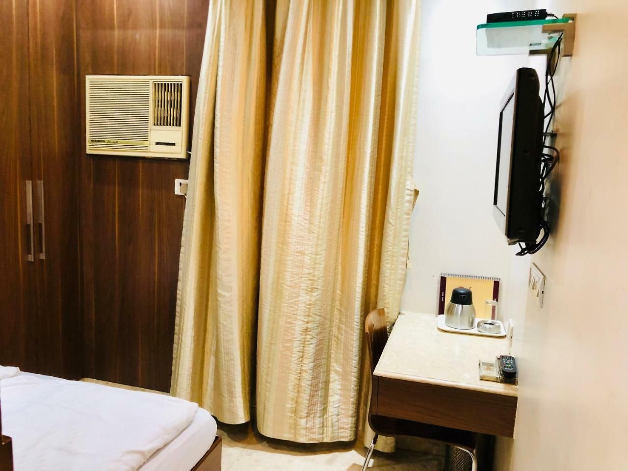 Hotel Neo Ghatkopar 3*