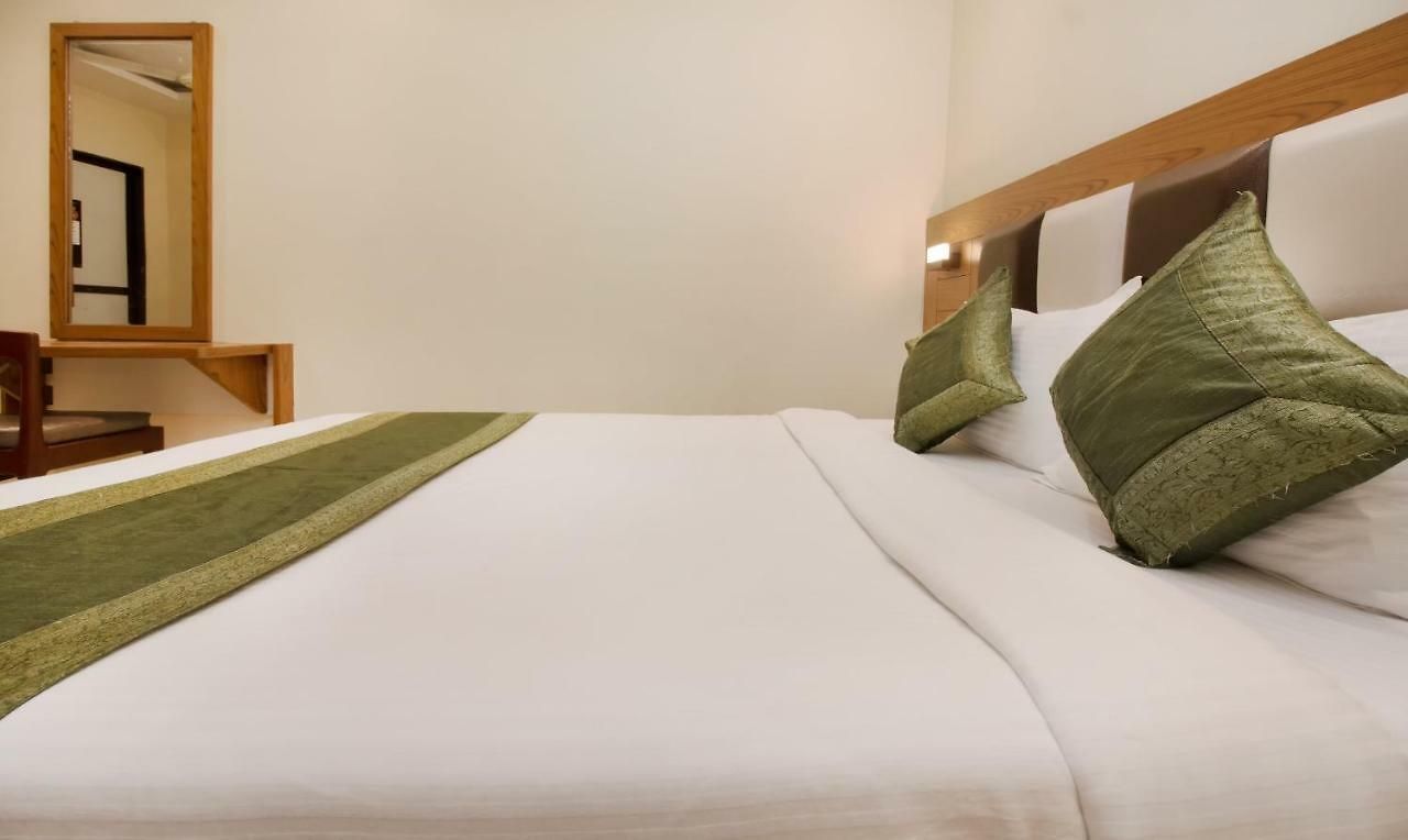 Hotel Residency Park Near Masjid Rly Station South