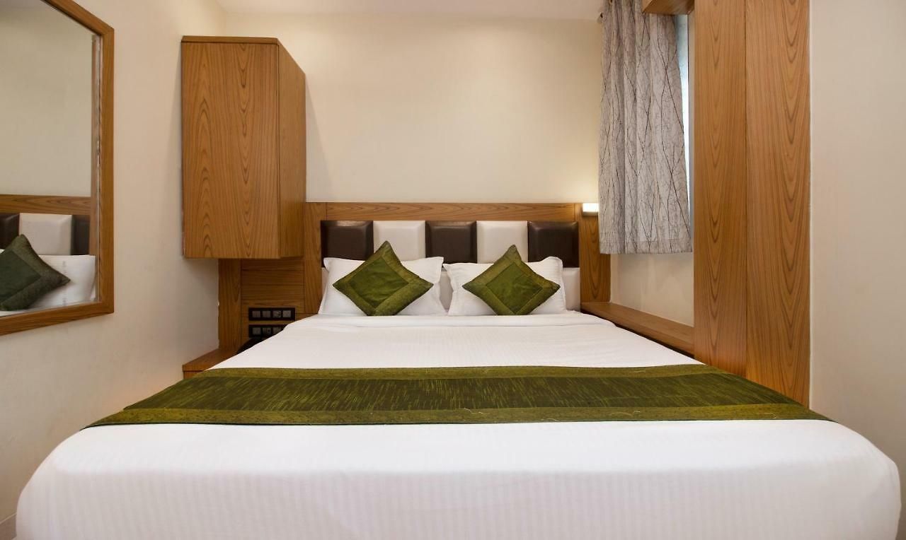 Hotel Residency Park Near Masjid Rly Station South