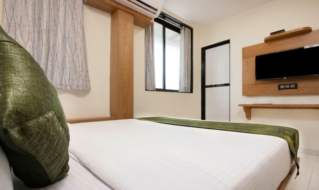 Residency Park Near Masjid Rly Station South