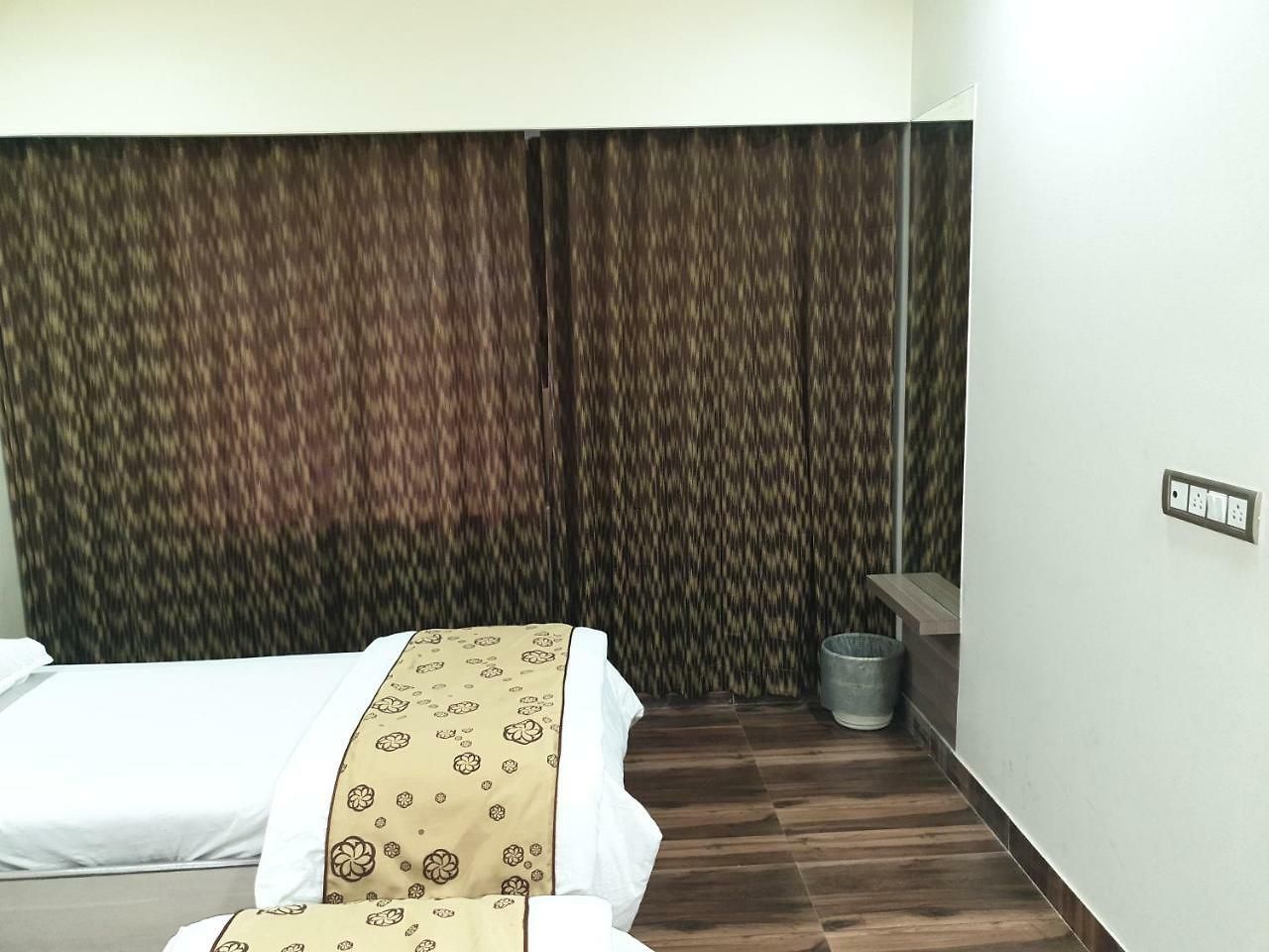 Tuliipstays Marol Ashok Nagar 2*