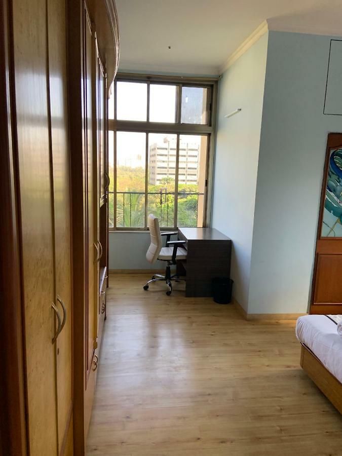 Pinaki Comfort , Bandra Mumbai