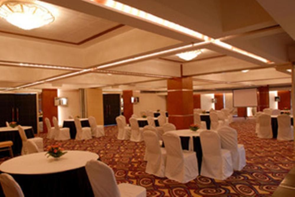 Peninsula Grand 4*