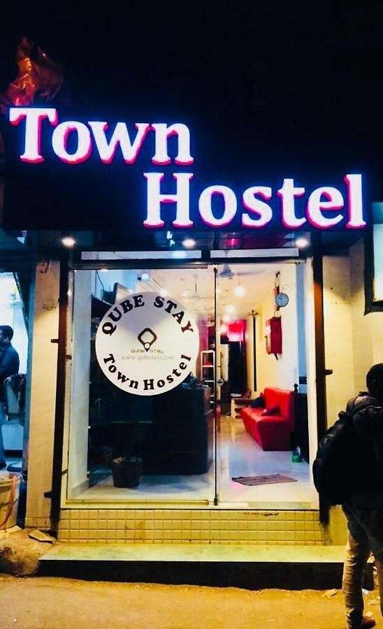 Town - Ac Hostel
