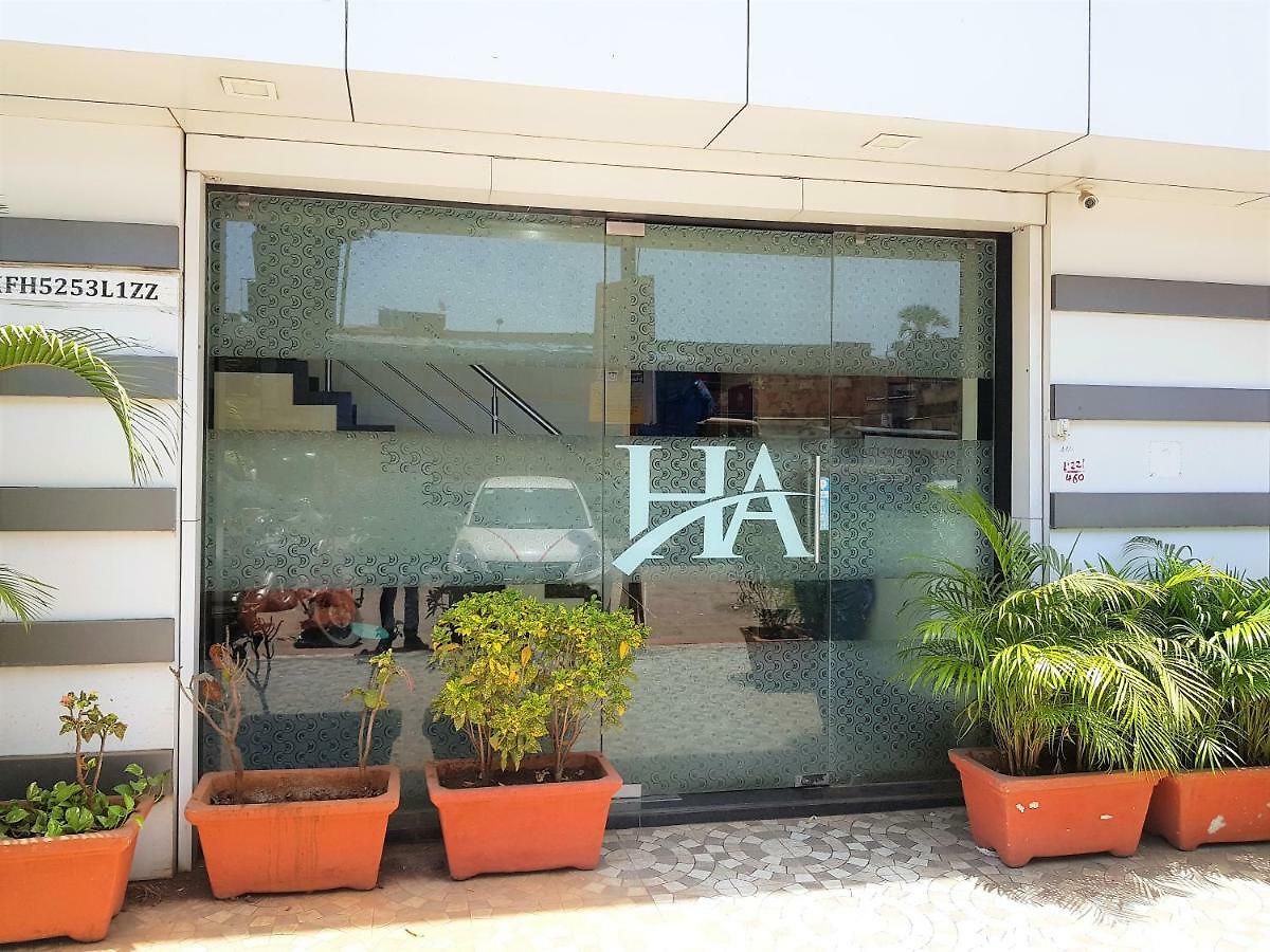 Hexa Avenue 3*