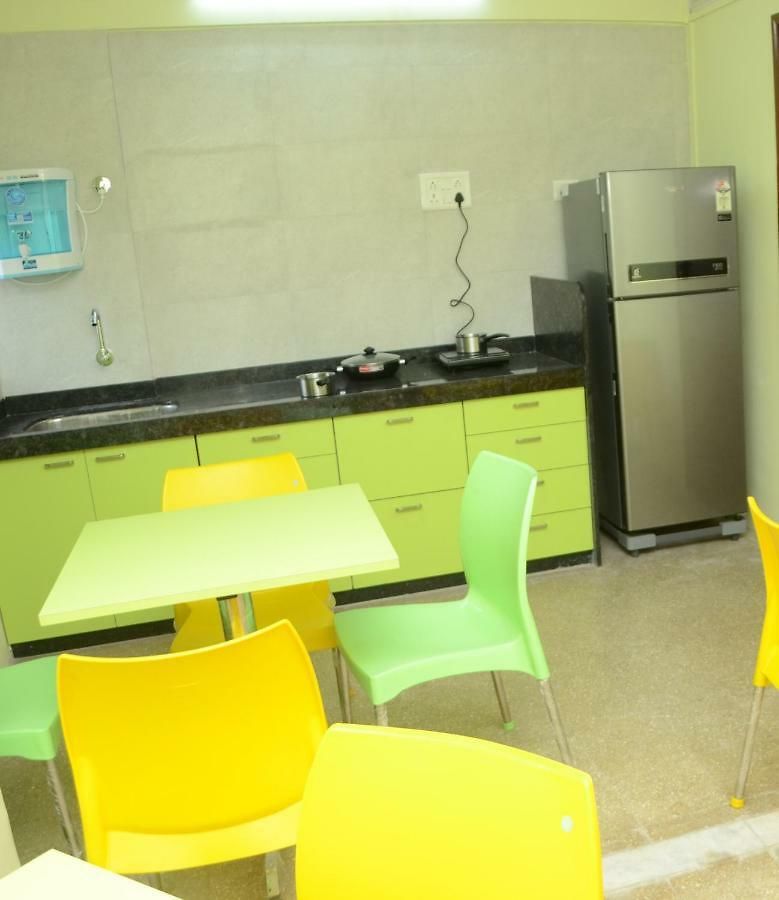 Fair Host - Male Only Hostel *
