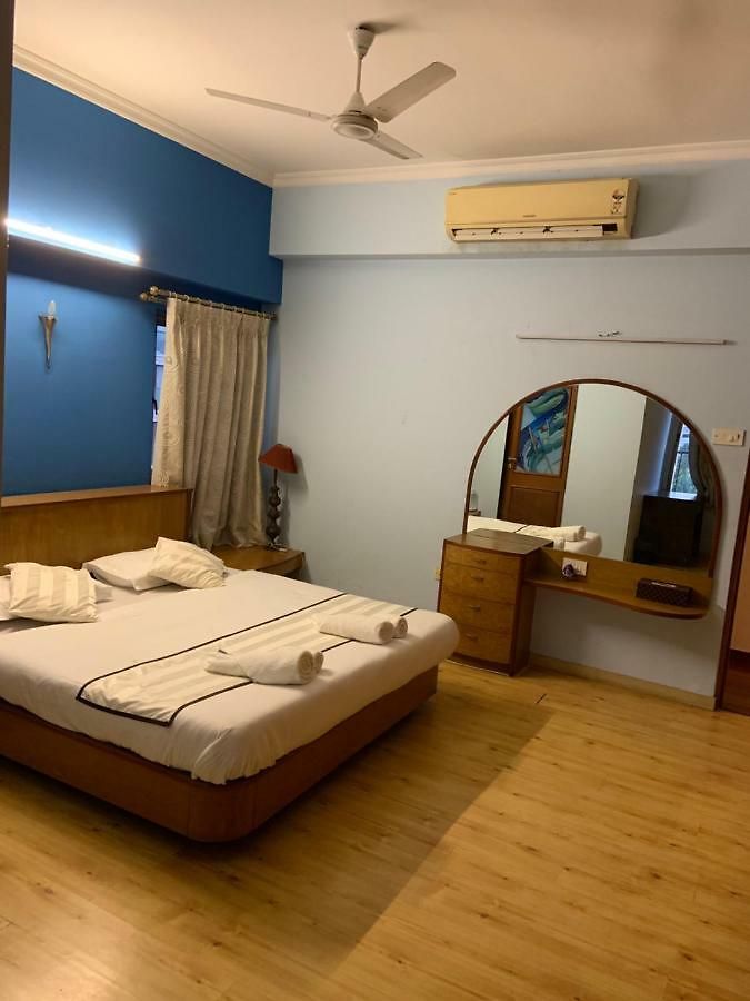 Pinaki Comfort , Bandra *