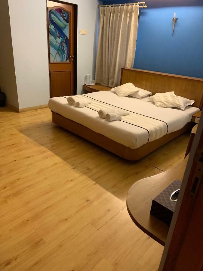 Pinaki Comfort , Bandra Bed & Breakfast Mumbai