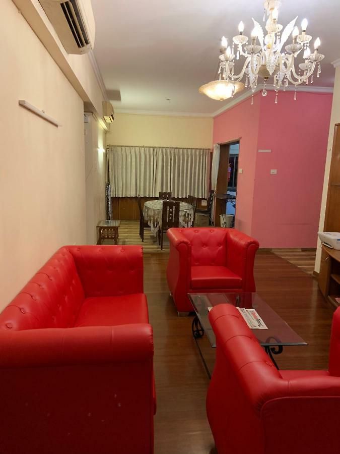 Bed & Breakfast Pinaki Comfort , Bandra Mumbai