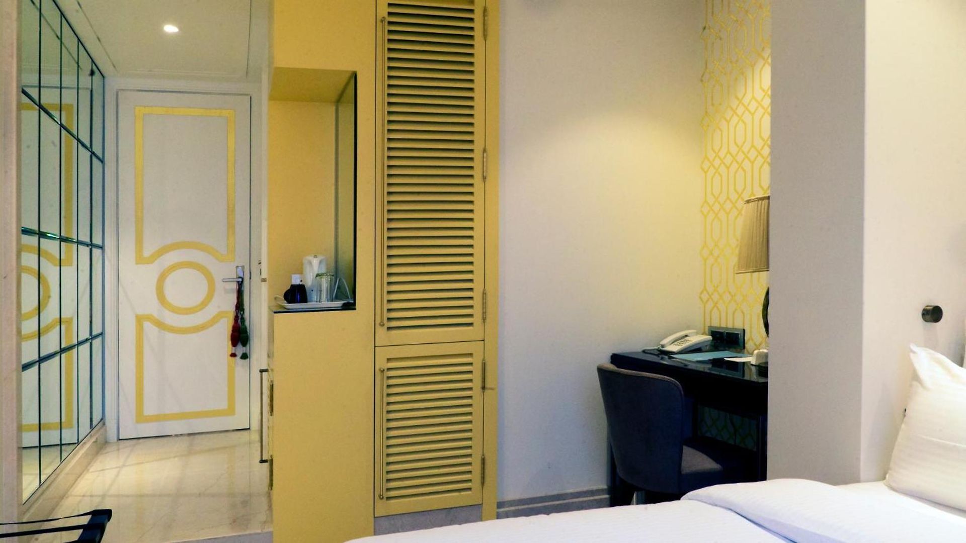 Harbour View Colaba Hotel Mumbai